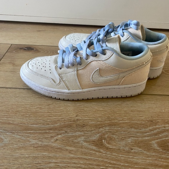 *like new* Nike Jordan 1 Low Iris Canvas Whisper Sail - cream, blue, beige - Picture 8 of 13